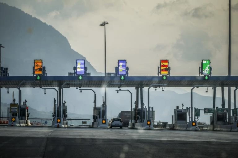Αυξήσεις «φωτιά» μέχρι και 150% στα διόδια σε όλη τη χώρα – Οι νέες τιμές